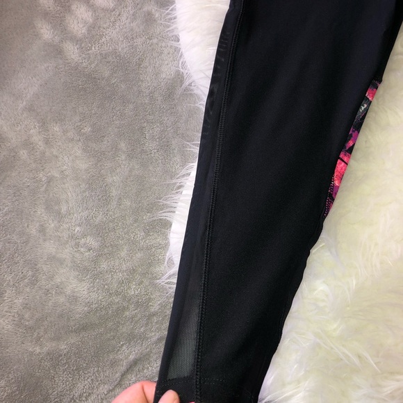 NWT MARIKA Black Magenta Muse Crop Leggings - Picture 4 of 8